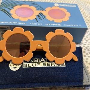 Babiators Blue Series the Flower Child Age 3-5 Polarized Sunglasses Peach